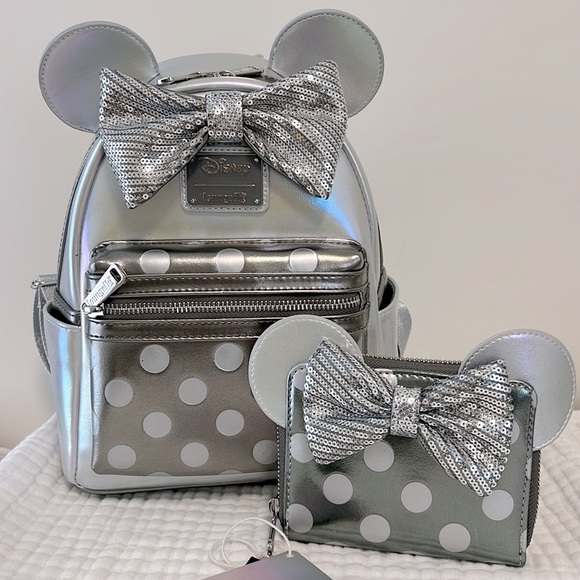 NEW Loungefly Disney 100 Minnie Mouse Platinum mini backpack and wallet set - Picture 1 of 16